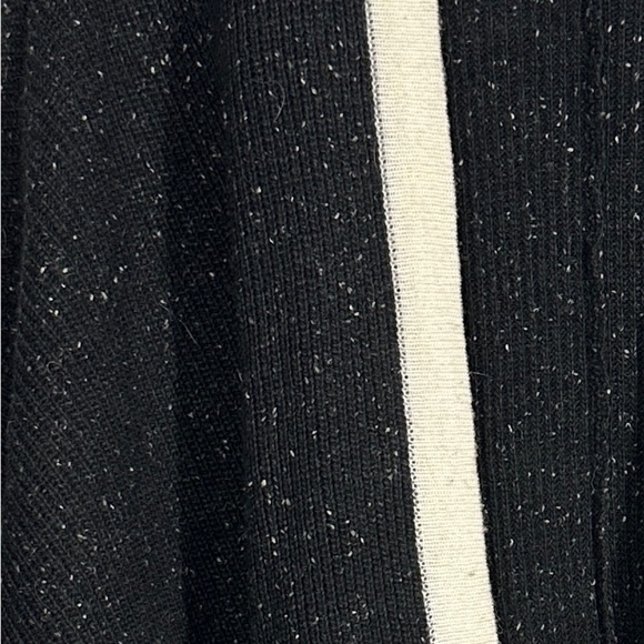 Lands' End wool blend poncho/shawl, one size, marled, fall, winter, layer - Picture 2 of 9